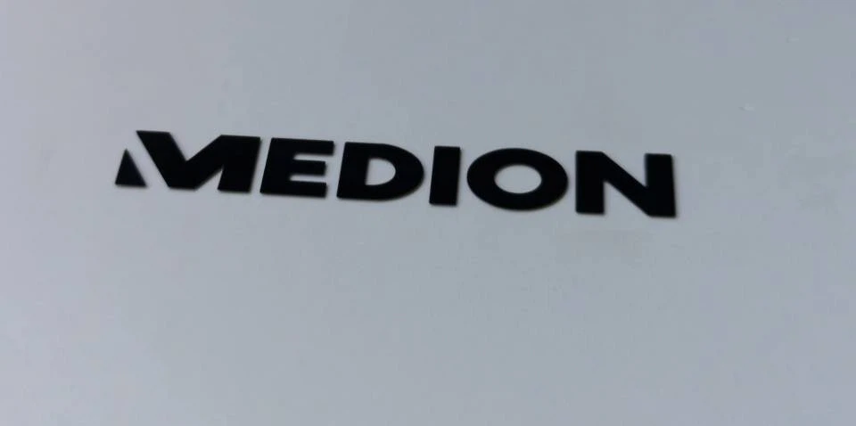 Nickel PET Logo Sticker